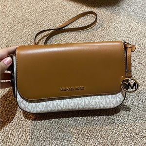 Michael Kors Mini Messenger Bag